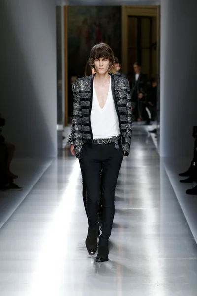 Look 84